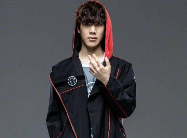 B8 从 NAVI 收购 npl